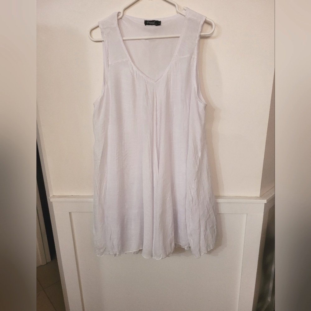 Papa Vancouver White coloured Dress Size: Large